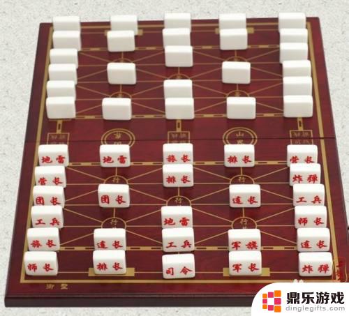 军棋如何在棋盘上摆