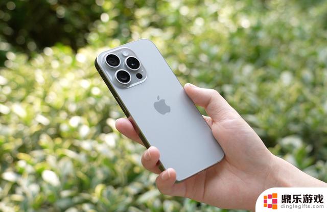 iPhone15全系测评：性能、摄像头和电池寿命评估